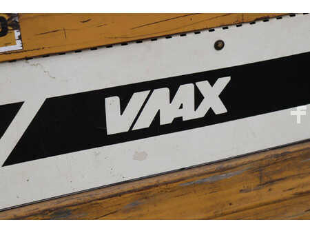 Eléctrica de 4 ruedas - CAT Lift Trucks VMAX F30 (15)