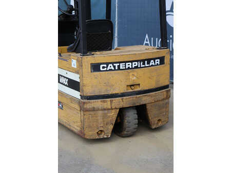 Eléctrica de 4 ruedas - CAT Lift Trucks VMAX F30 (17)
