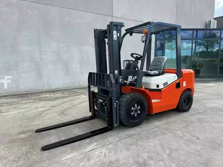 Diesel Forklifts 2025  Machpro MP-L38 (1)