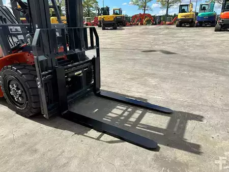 Diesel Forklifts 2025  Machpro MP-L38 (11)
