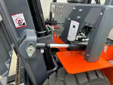 Diesel Forklifts 2025  Machpro MP-L38 (17)