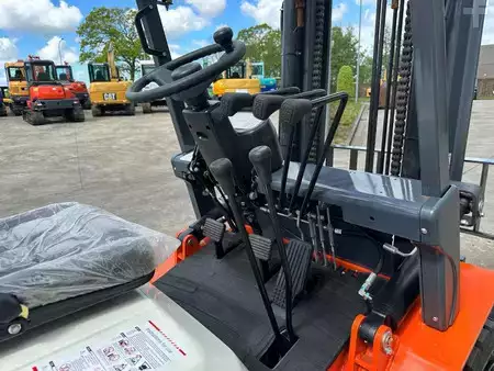 Diesel Forklifts 2025  Machpro MP-L38 (24)