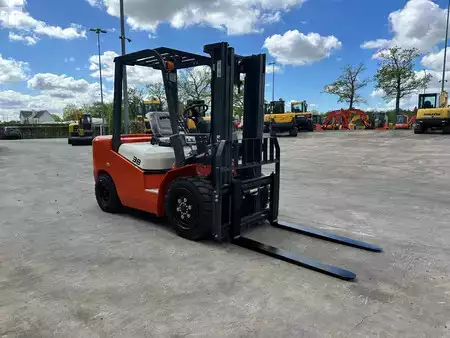 Diesel Forklifts 2025  Machpro MP-L38 (3)