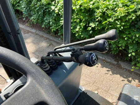 Electric - 4 wheels 2003  Nichiyu FBT20PN (10)