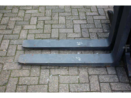 Carrelli elevatori GPL 2010  Yale GLC70VX (11)