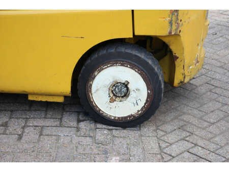 Carrelli elevatori GPL 2010  Yale GLC70VX (14)