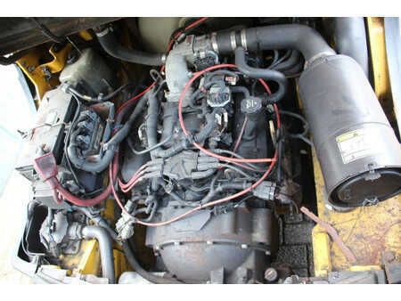 Carrelli elevatori GPL 2010  Yale GLC70VX (17)