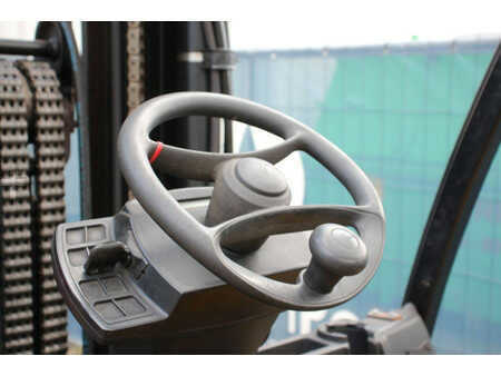 Carrelli elevatori GPL 2010  Yale GLC70VX (22)