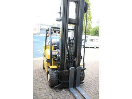 Carrelli elevatori GPL 2010  Yale GLC70VX (6)
