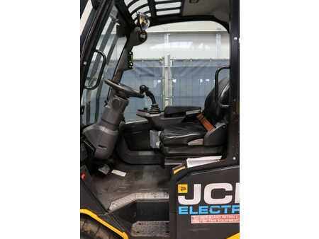 Carrelli elettrici 4 ruote 2019  JCB 30-19E (19)