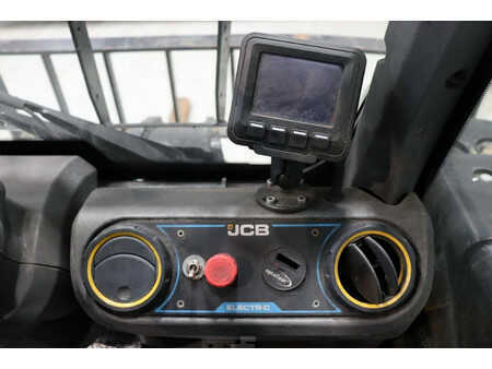 Carrelli elettrici 4 ruote 2019  JCB 30-19E (24)