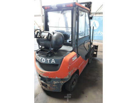 Gas truck 2009  Toyota 02-8FGF25 (5)