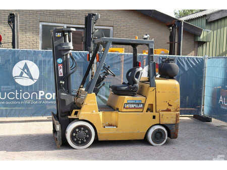 Carretilla elevadora GLP 2002  CAT Lift Trucks GC45K (1)