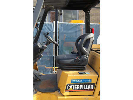 Carretilla elevadora GLP 2002  CAT Lift Trucks GC45K (19)