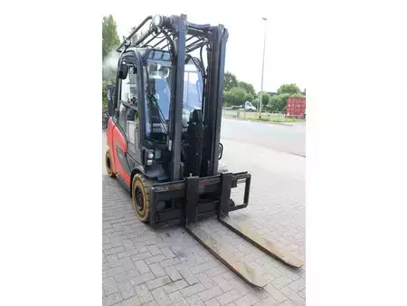 Nestekaasutrukki 2020  Linde H35T-01 (7)