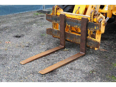 Chariots téléscopiques fixes - JCB  (10)