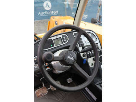 Chariots téléscopiques fixes - JCB  (28)