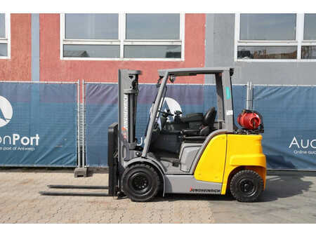 Nestekaasutrukki 2021  Jungheinrich TFG 425s (2)