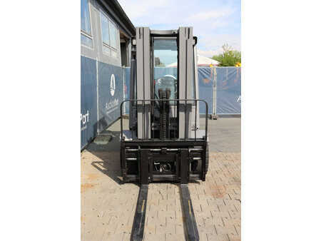 Nestekaasutrukki 2021  Jungheinrich TFG 425s (7)