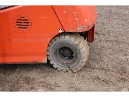 El truck - 4 hjulet 2003  BT CBE 2.5 AC (15)