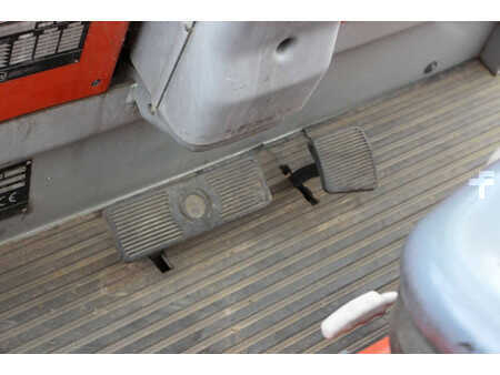 El truck - 4 hjulet 2003  BT CBE 2.5 AC (23)