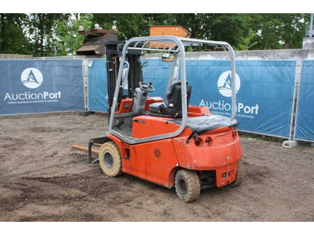 El truck - 4 hjulet 2003  BT CBE 2.5 AC (3)