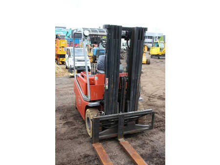 El truck - 4 hjulet 2003  BT CBE 2.5 AC (6)