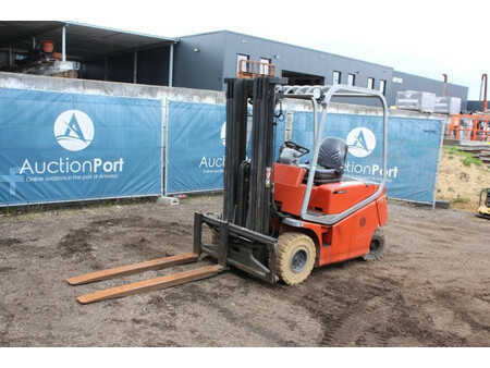 El truck - 4 hjulet 2003  BT CBE 2.5 AC (8)