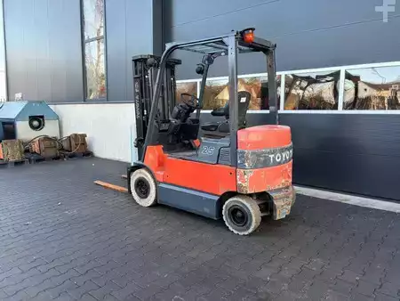 El truck - 4 hjulet 2005  Toyota 7FBMF25 (3)