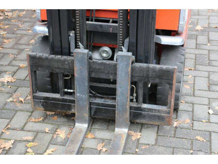 Elektryczne 4-kołowe 2007  BT C3E160 (15)