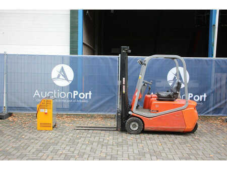 Elektryczne 4-kołowe 2007  BT C3E160 (2)