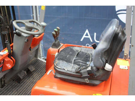 Elektryczne 4-kołowe 2007  BT C3E160 (24)