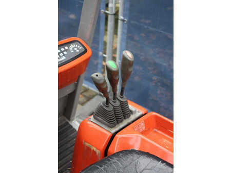 Elektryczne 4-kołowe 2007  BT C3E160 (26)