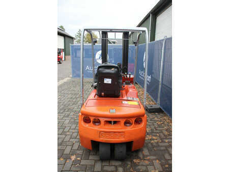 Elektryczne 4-kołowe 2007  BT C3E160 (4)