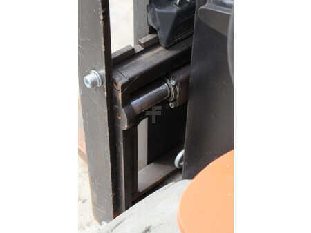 Elektro čtyřkolový VZV 2016  Toyota 8FBEK18T (13)