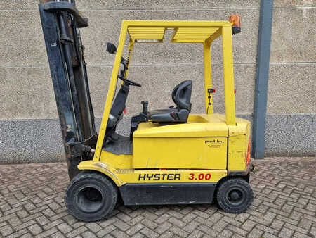 Chariots électriques à 4 roues - Hyster J3.00XM (4)