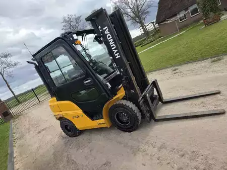 Dieselstapler 2019  Hyundai 25D-9 (4)