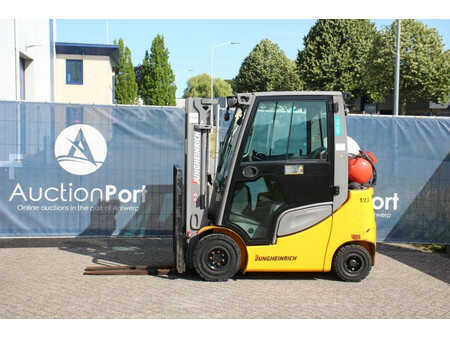 Empilhador a gás 2020  Jungheinrich TFG 320S (1)