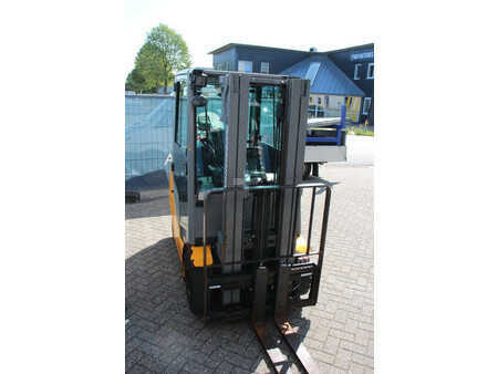 Empilhador a gás 2020  Jungheinrich TFG 320S (6)