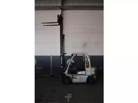 Carrelli elevatori GPL 2014  Nissan U1D2A25LQ (29)