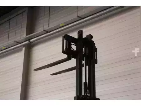 Carrelli elevatori GPL 2014  Nissan U1D2A25LQ (31)