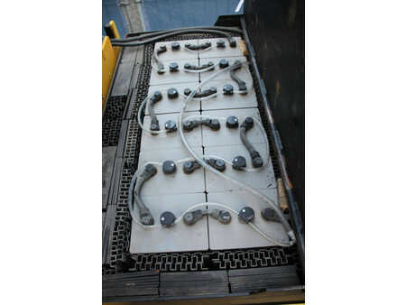 Sähkö - 4 pyör 2000  Hyster E120XL (18)