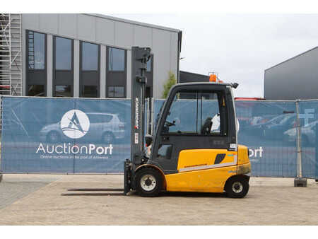 El Truck - 4-hjul - Jungheinrich EFG430 (2)