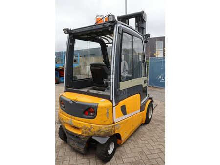 El Truck - 4-hjul - Jungheinrich EFG430 (6)