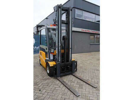 El Truck - 4-hjul - Jungheinrich EFG430 (7)