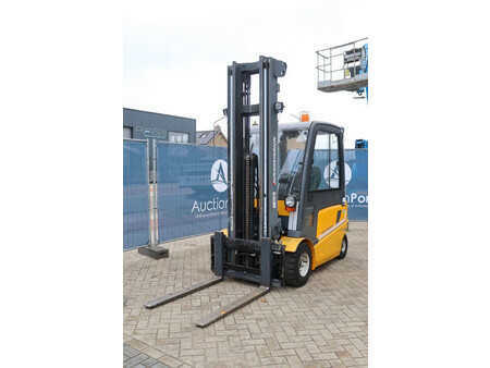 El Truck - 4-hjul - Jungheinrich EFG430 (9)