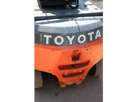 Eléctrica de 4 ruedas 2013  Toyota 8FBMKT30 (14)