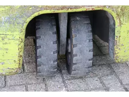 Eléctrica de 4 ruedas 2001  Clark CTM 16 S (14)