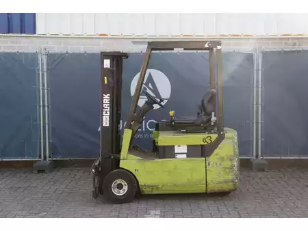 Eléctrica de 4 ruedas 2001  Clark CTM 16 S (2)