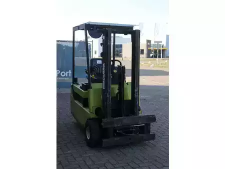 Eléctrica de 4 ruedas 2001  Clark CTM 16 S (7)